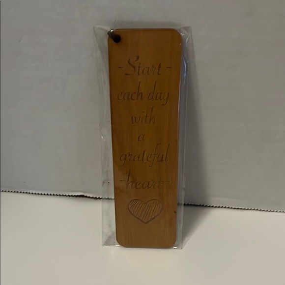 Wooden Bookmark with Inspirational Quote - Picture 1 of 2